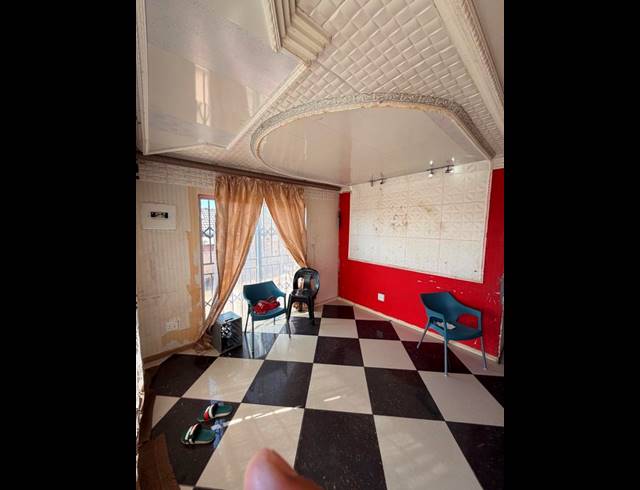 3 BEDROOM HOUSE FOR SALE IN OLIEVENHOUTBOSCH